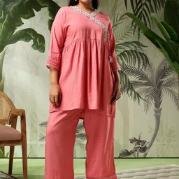 Bani Women Plus Size Embroidered Pure Silk v Tunic With Trousers-picture-33