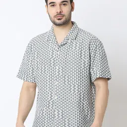 SPYKAR Men Relaxed Fit Cuban Collar Geometric Printed Cotton Casual Shirt-picture-17