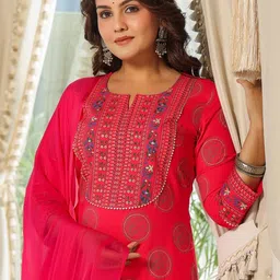 QUEENSFAB Women Ethnic Motifs Printed Regular Thread Work Kurta with Trousers & With Dupatta image 3