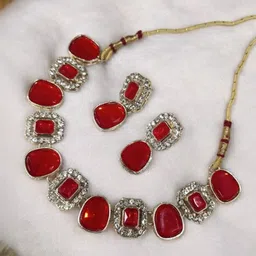 Women Click Set Of 2 Gold-Plated Stone-studded Jewellery Sets image 4