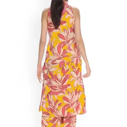 GoSriKi Floral Printed Halter Neck Sleeveless Straight Kurta With Trousers image 2