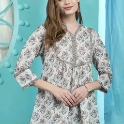 Winza Designer Women V-Neck Floral Print Cotton Top-picture-11