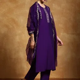 NAVYAAZRI Women Ethnic Motifs Embroidered Regular Thread Work Kurta with Trousers & With Dupatta image 5