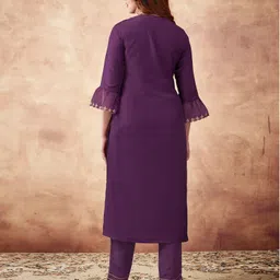 skylee Women Cotton Blend Kurta Pant Dupatta Set image 2