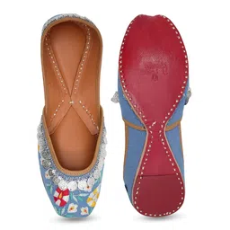 NR By Nidhi Rathi Women Embellished Mojaris with Embroidered Flats image 2