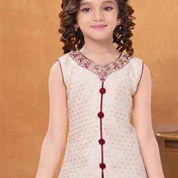 Lagorii Girls Ethnic Motifs Regular Thread Work Kurta with Patiala & With Dupatta image 4