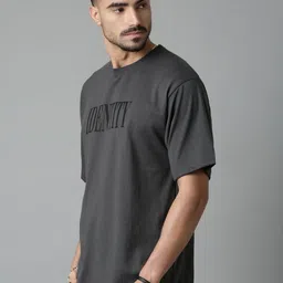 LEWEL Men Printed Round Neck Drop-Shoulder Sleeves Oversized T-shirt image 4