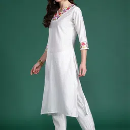 Indo Era Women Floral Embroidered Regular Thread Work Liva Kurta with Trousers & With Dupatta image 3