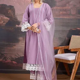 House of Pataudi Lace Work Panelled Square Neck Straight Kurta &Trousers With Dupatta-picture-20