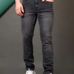 LIMEROAD Men Regular Fit Mid-Rise Light Fade Cotton Jeans-picture-47