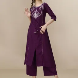 youthnic Women Silk Blend Kurta Palazzo Dupatta Set image 4