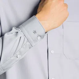 Louis Philippe Men Solid Spread Collar Cotton Formal Shirt image 3