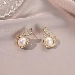 M55 Contemporary Studs Earrings image 1