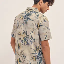 THE BEAR HOUSE Men Relaxed Fit Floral Printed Cuban Collar Casual Shirt image 3