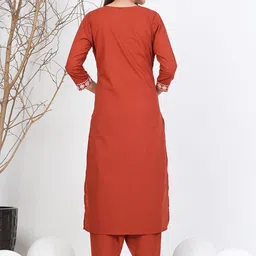 MF Hayat Ethnic Motifs Embroidered Thread Work Pure Cotton Kurta With Patiala & Dupatta image 2