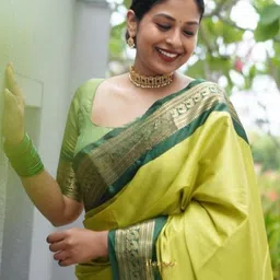 CANIZZARO Woven Design Zari Silk Blend Banarasi Saree image 5