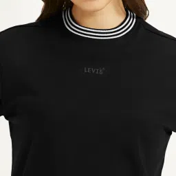 levi's Women's Solid Crew Neck T-Shirt image 3
