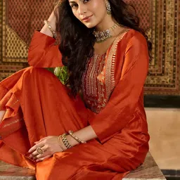 Aaghnya Ethnic Motifs Embroidered Round Neck Thread Work A-Line Kurta With Trousers image 4