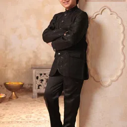 Aj DEZInES Boys Embroidered and Sequins Sherwani Set image 4