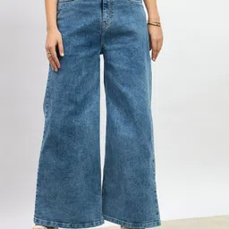 Styli Women Wide Leg High-Rise Light Fade Medium Shade Stretchable Jeans-image-47