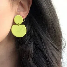 VMA PLAY FASHION Circular Shaped Drop Earrings image 3