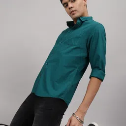 the indian garage co. Men Regular Fit Solid Spread Collar Casual Shirt image 2