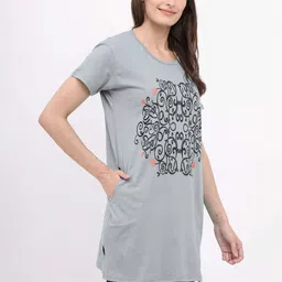DDASPRATION Women 2 Printed Pockets T-shirt image 5