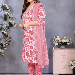 Banwaree Women Floral Printed Kurta with Trouser & Dupatta image 2