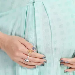 MomsBae Women Self Design V-Neck A-Line Midi Dress image 3