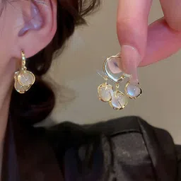 PolluxCraft Heart Shaped Studs Earrings image 5