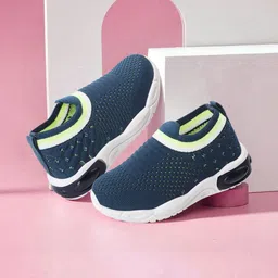 YK Unisex Kids Textured Slip-On Sneakers-picture-12