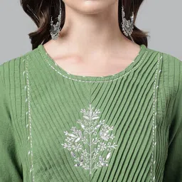 Neemiya Women Embroidered Thread Work Kurta image 2