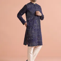 KISAH Geometric Printed Mandarin Collar Straight Kurta With Trousers image 4