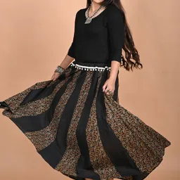 Saro Jaipur Women Printed Pure Cotton Flared Maxi Skirts image 3