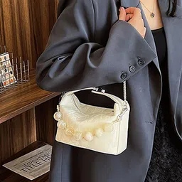 LULU & SKY Structured Handheld Bag-picture-10
