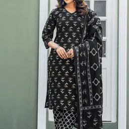 ARADHNA Floral Printed V-Neck Pure Cotton Straight Kurta With Trousers & Dupatta-picture-40