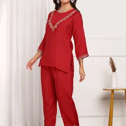 House of Pataudi Embroidered Round Neck Roman Silk Tunic With Trouser image 3