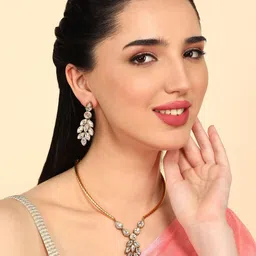 Dhivara Kundan-Studded Jewellery Set-picture-34