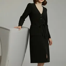 MARC LOUIS V-Neck Top With Skirt Co-Ords-picture-27