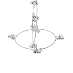 Shining Jewel - By Shivansh Set Of 4 Silver-Plated Ghungroo Beaded Bangle image 4