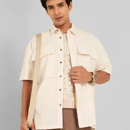 7 Alt by Pantaloons Men Boxy Fit Spread Collar Solid Cotton Casual Shirt-image-82