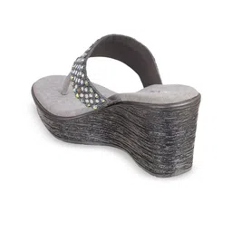 Mochi Wedge Sandals image 4
