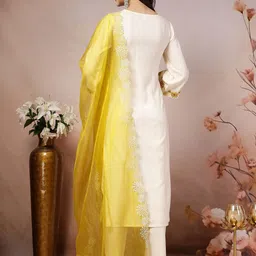 Stylum Floral Yoke Design Regular Thread Work Kurta With Trousers & Dupatta image 5