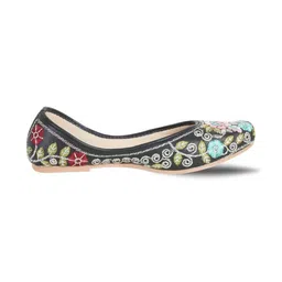 Anouk Women Embroidered Rajasthani Mojari Flats image 5