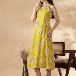 Anouk Women Floral Printed A-Line Midi Dress image 3