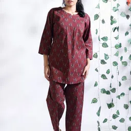BREATHABLES Women Printed Night suit image 4