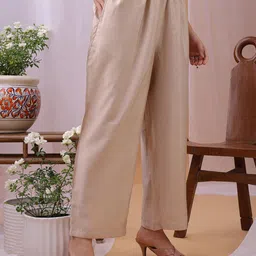 Label Khoj Women Floral Embroidered Regular Kurta with Trousers & With Dupatta image 5