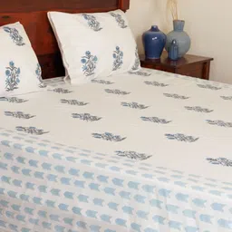 Baarno Blue & White Floral 210 TC Cotton Double King Bedsheet Set 2.28 m x 2.7 m image 2
