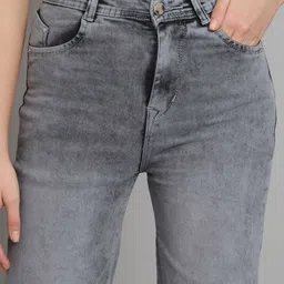 DehlizeTrendz Women Boyfriend Fit Slash Knee Heavy Fade Jeans image 4