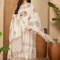 Sangria Women Cream & Pink Yoke Design Pleated Sequinned Kurta Set With Dupatta-picture-18